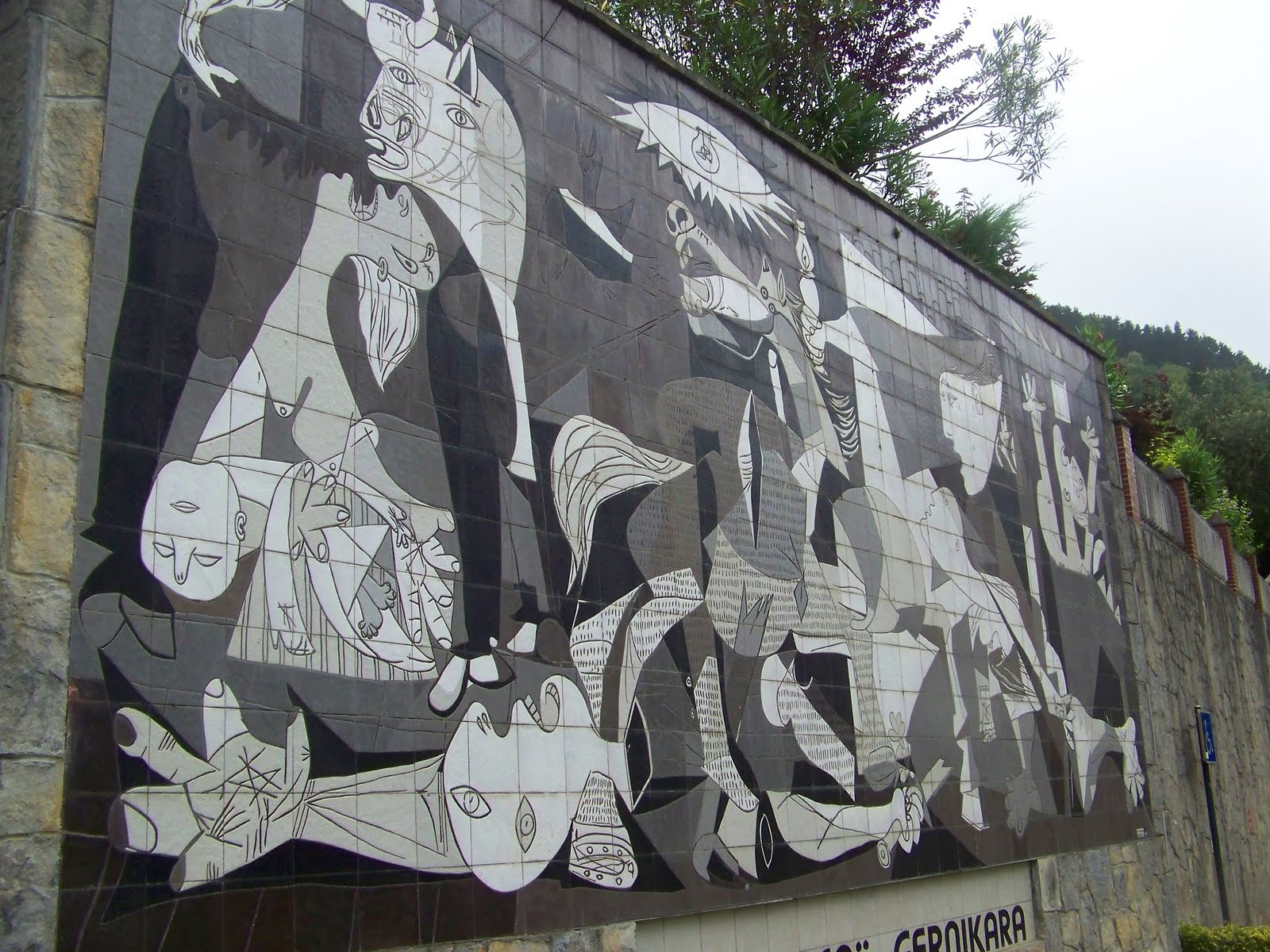 A mural of Picassos Guernica